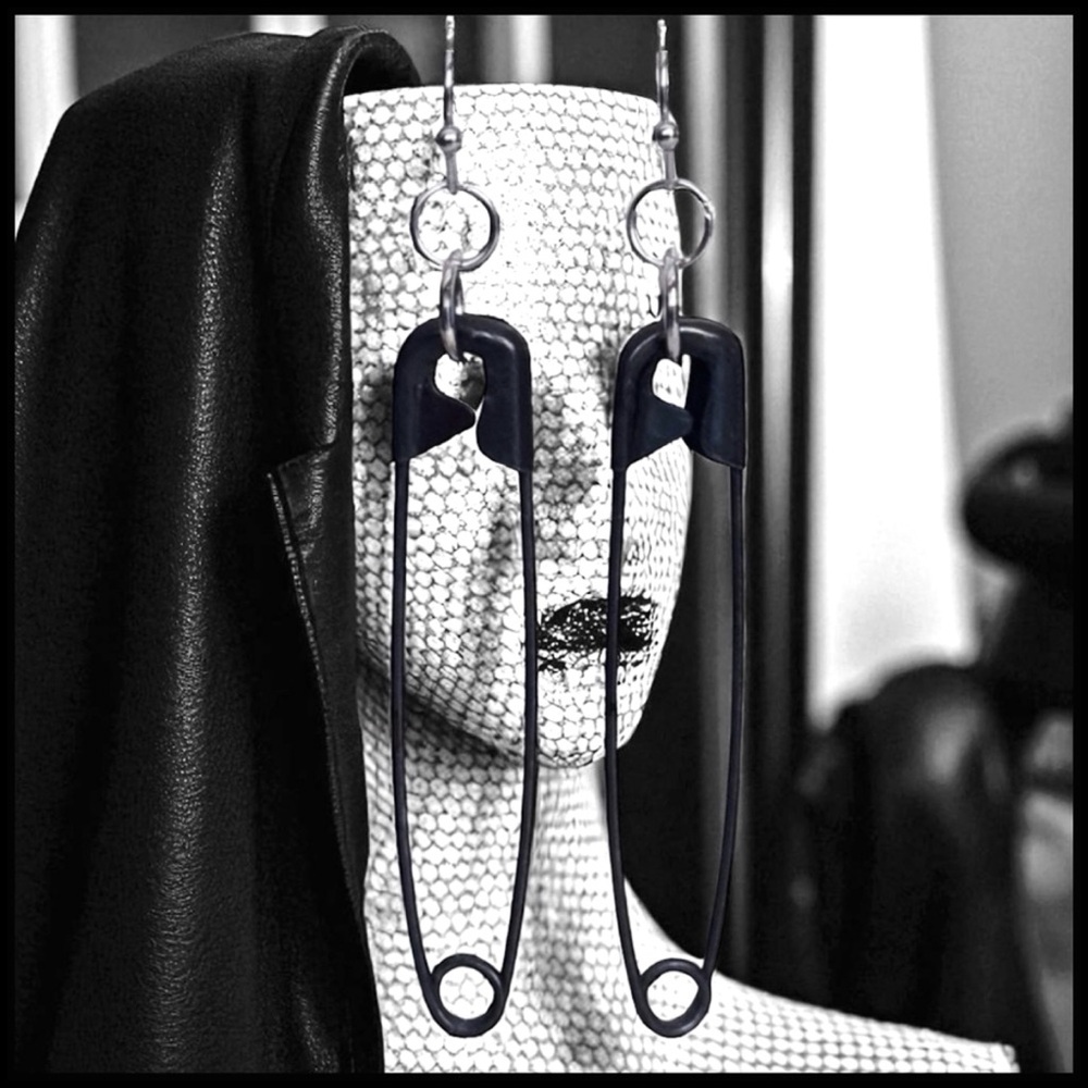 5 For $25💫Long Punk Rock Black Safety Pin Earrings